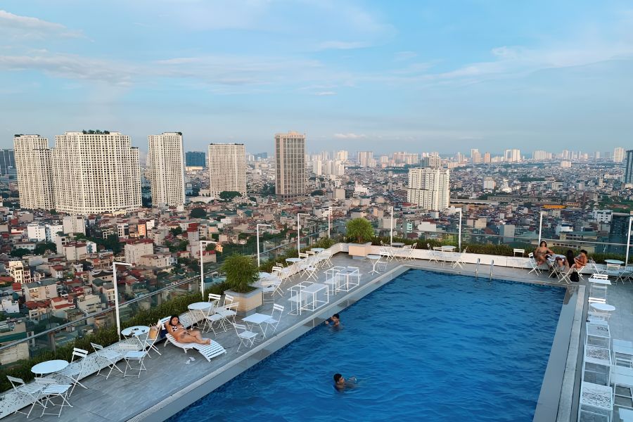 bể bơi ngoài trời Trill Pool