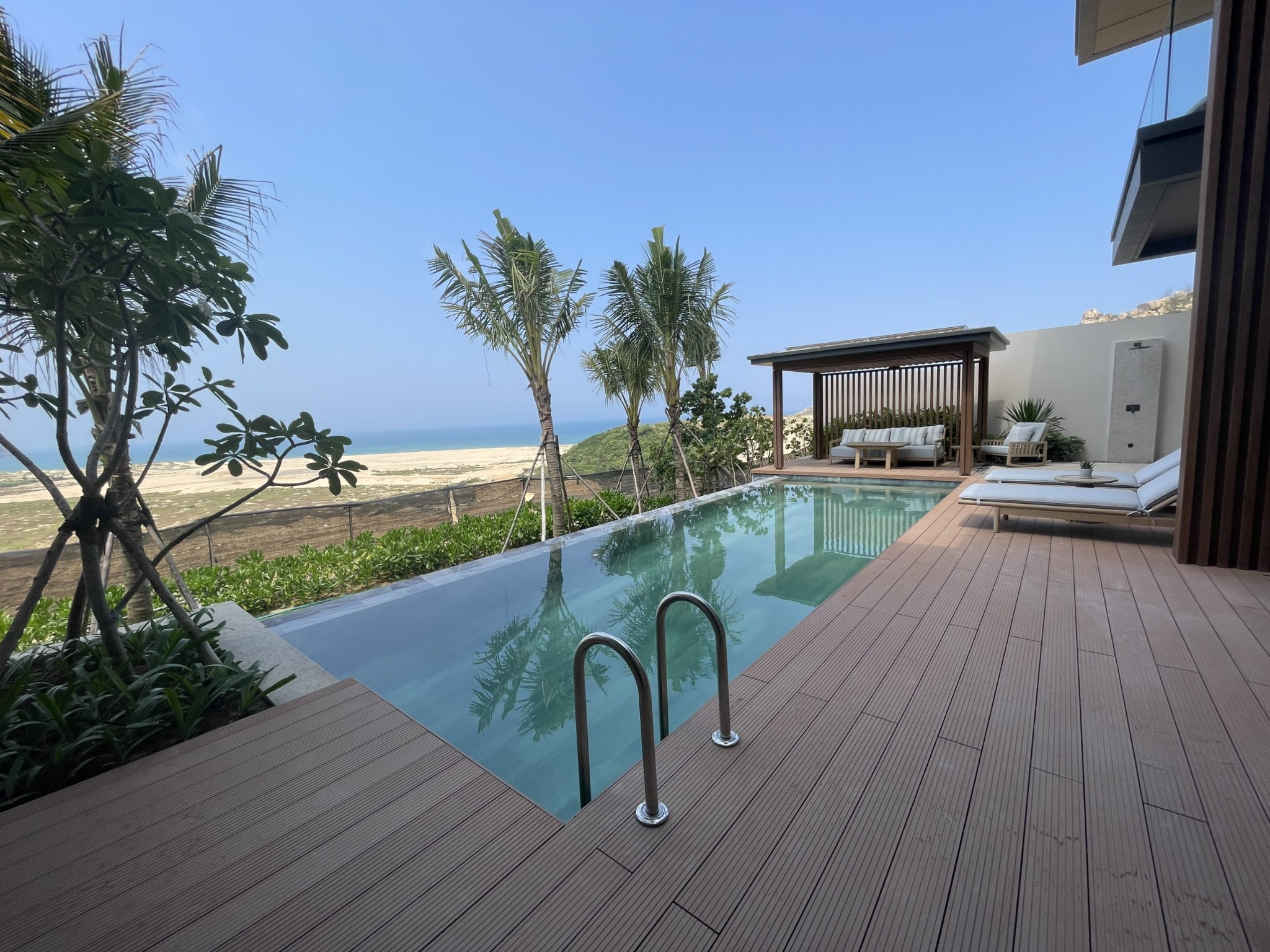 bể bơi mini phong cách hiện đại